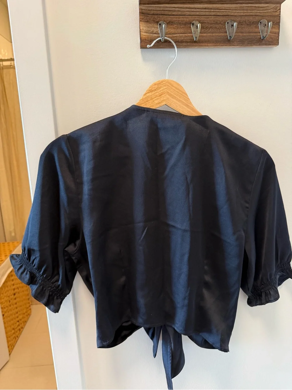 Abercrombie & Fitch Black Satin Tie-Front Puff Sleeve Blouse